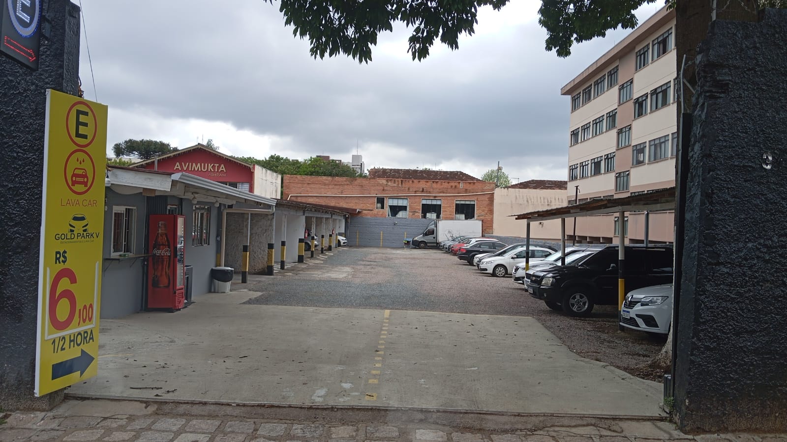 Imagem de uma das filiais da empresa Gold Park.