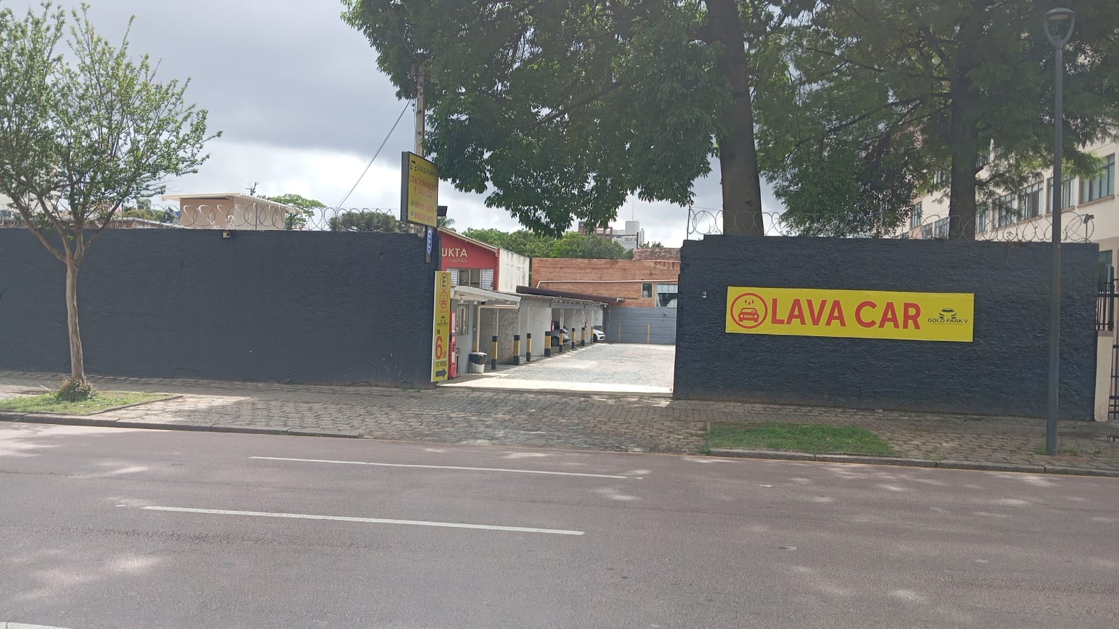 Imagem de uma das filiais da empresa Gold Park.