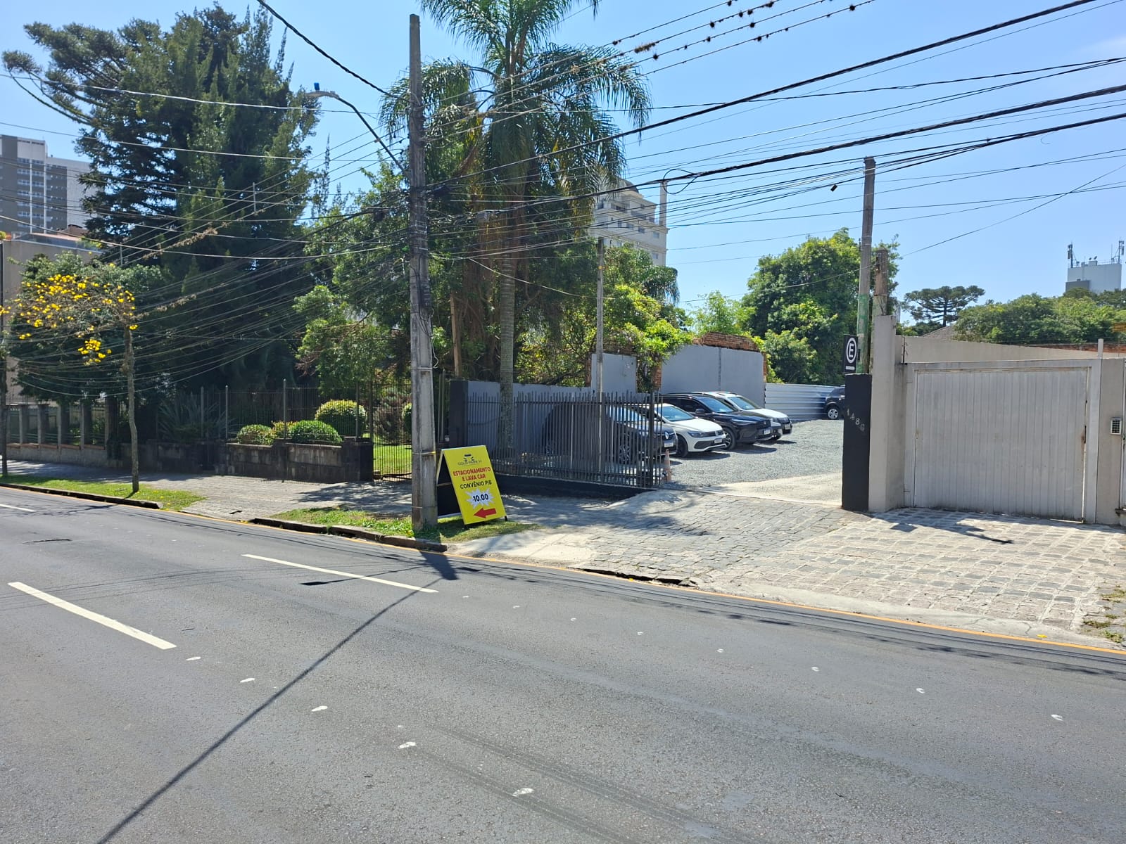 Imagem de uma das filiais da empresa Gold Park.