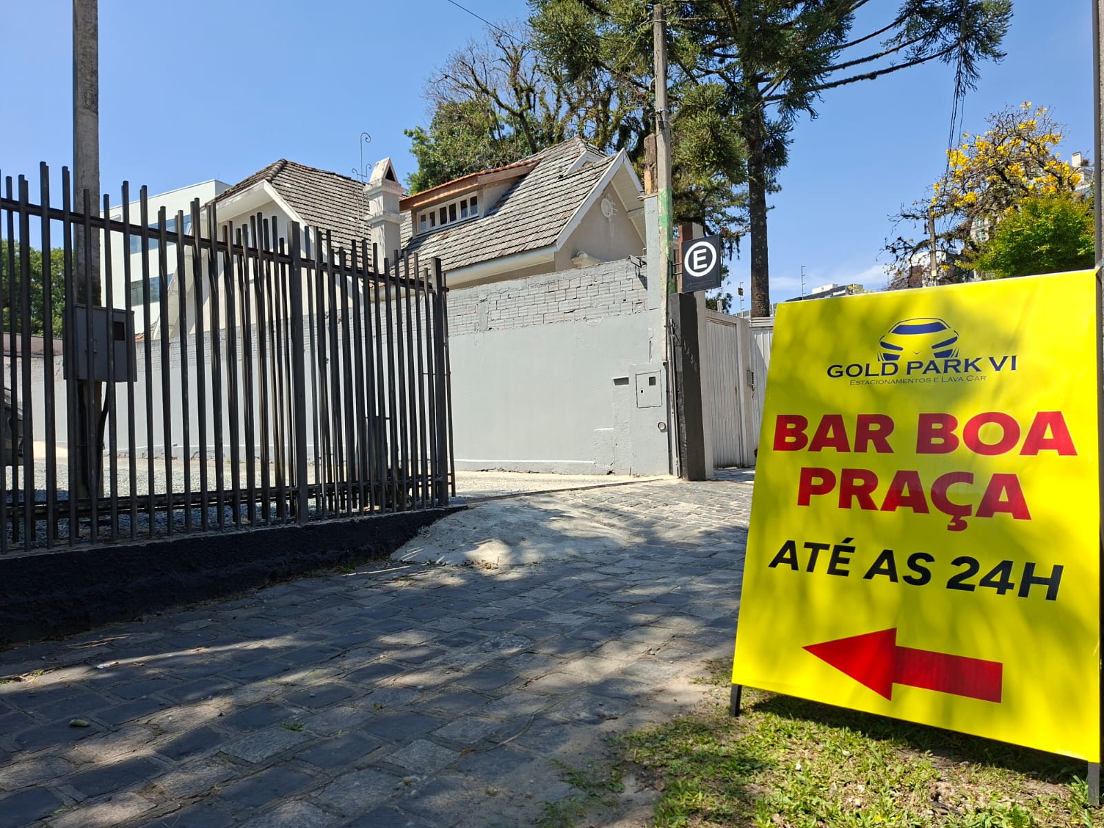 Imagem de uma das filiais da empresa Gold Park.