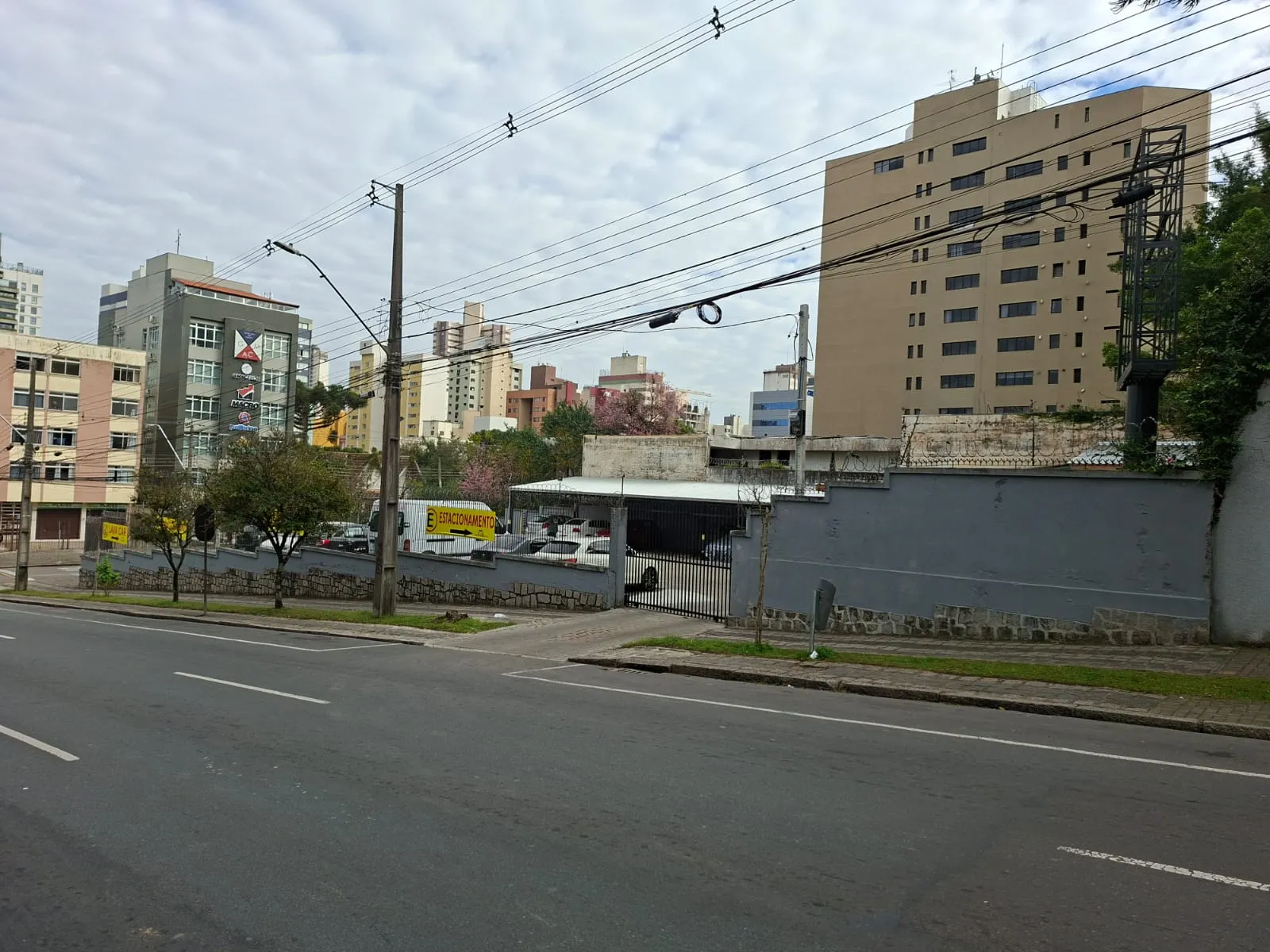 Imagem de uma das filiais da empresa Gold Park.